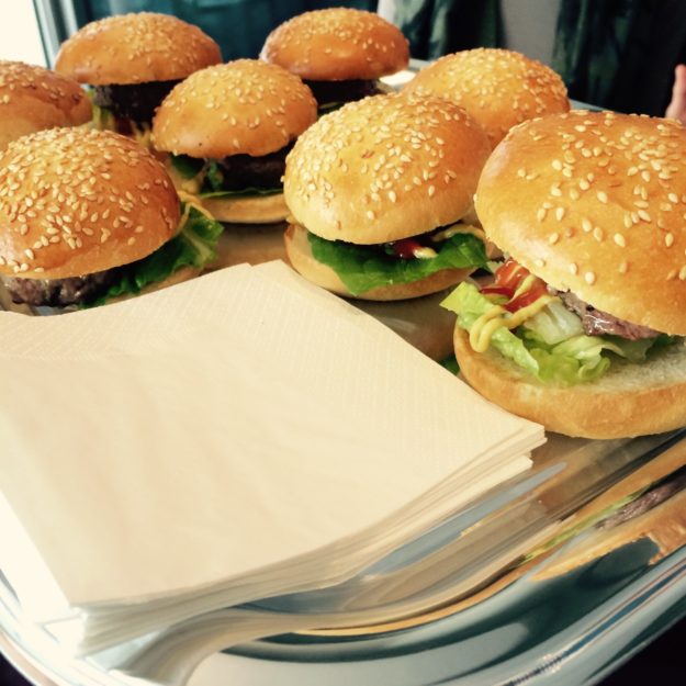 Helvti Diner kleine Hamburger Header