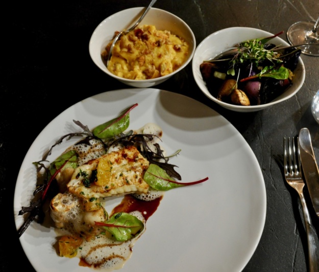 Der Hauptgang: Delikater Seeteufel mit seinen Beilagen. Foto: Lunchgate/David