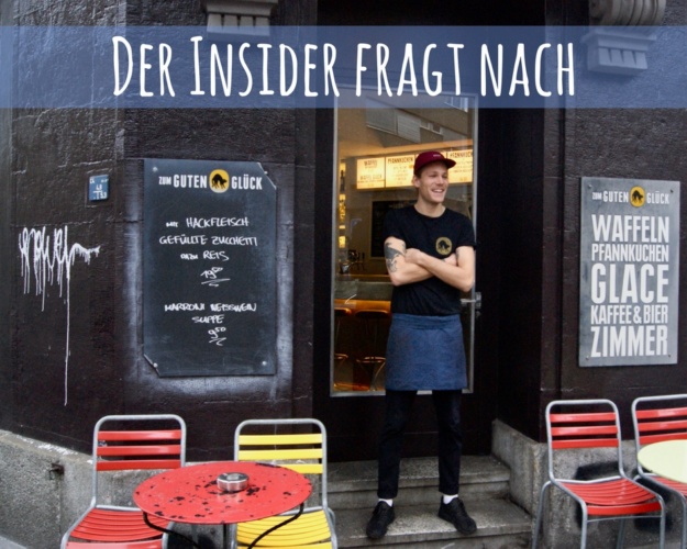 Stef in seiner freigewählten Arbeitskleidung vor dem Restaurant Zum Guten Glück. Foto: Lunchgate/Max