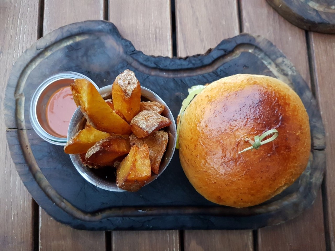 Wenn schon Fleisch und Burger, dann bitte mit Stil, zum Beispiel bei the Artisan. Foto: Lunchgate/Simone