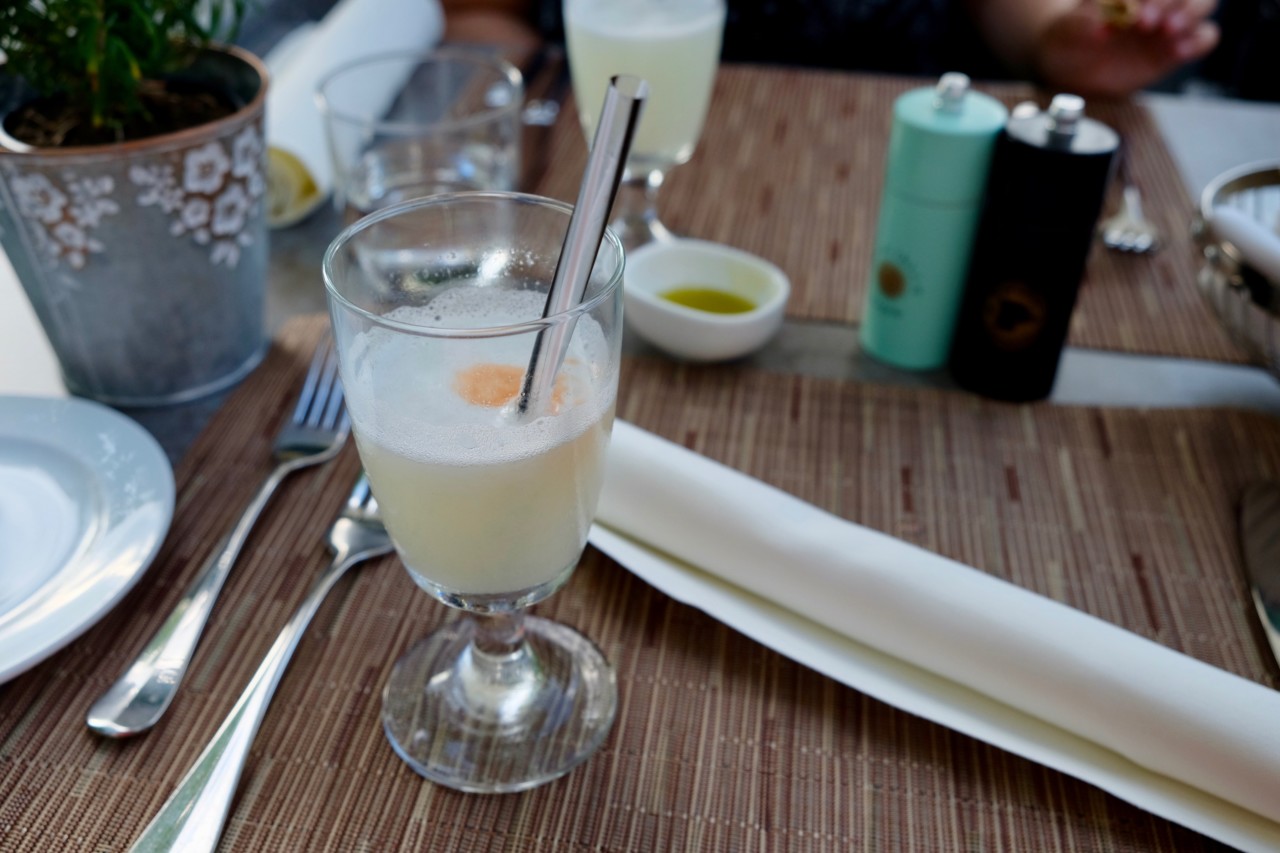 Der Pisco Sour zum perfekten Auftakt in den peruanischen Sommerabend. Foto: Lunchgate/Anna