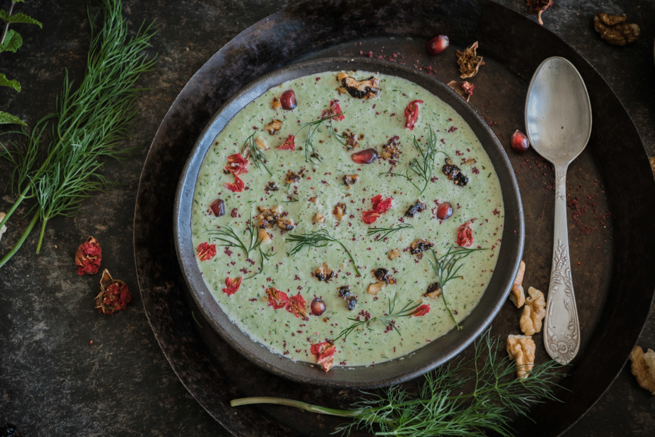 [Rezept] Kalte Gurkensuppe mit Dill und Baumnüssen - Lunchgate Insider