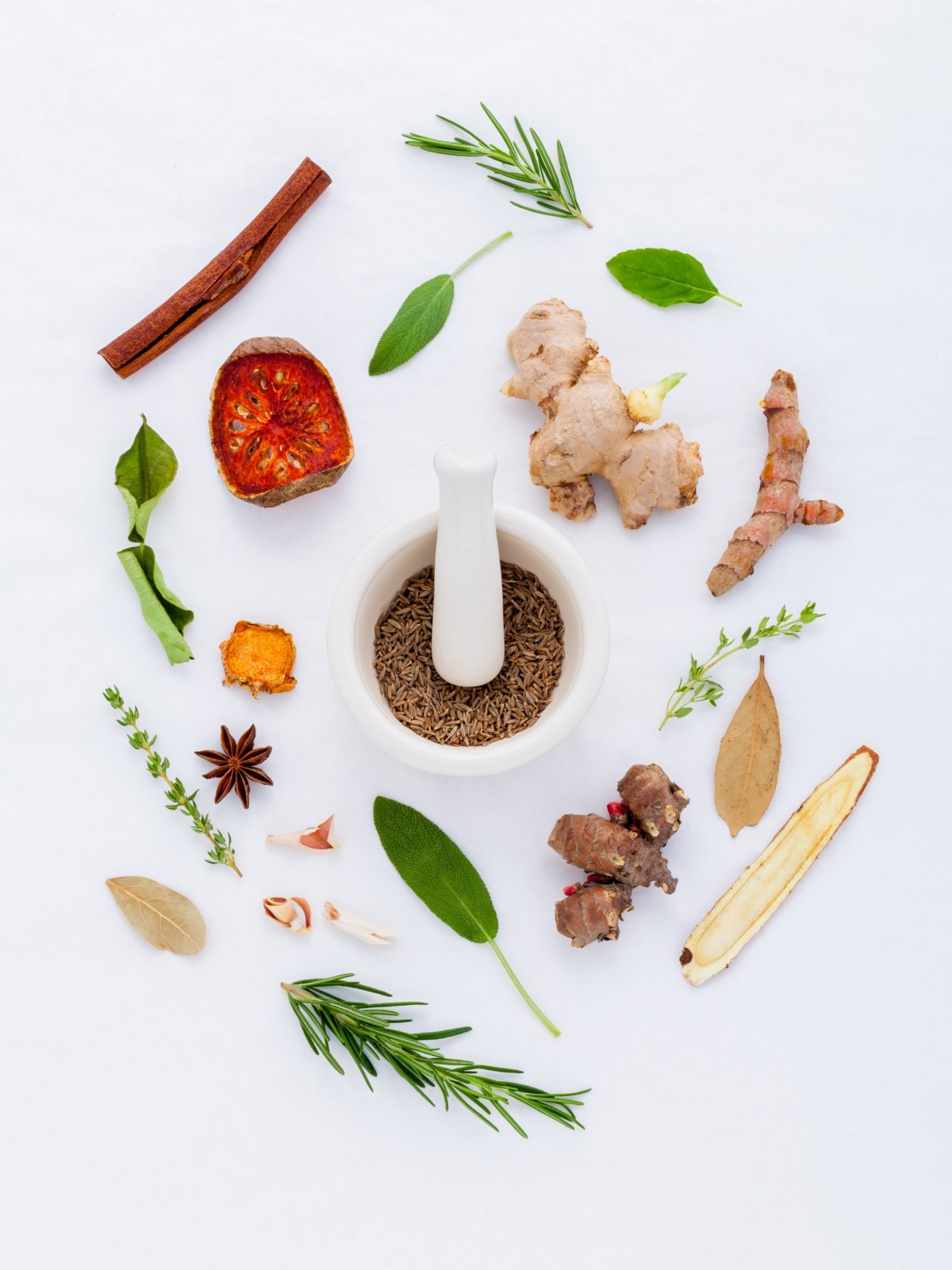 Gewürze und Kräuter sind das Geheimnis vieler Rezepte – so auch in der ayurvedischen Küche. Foto: Pexels