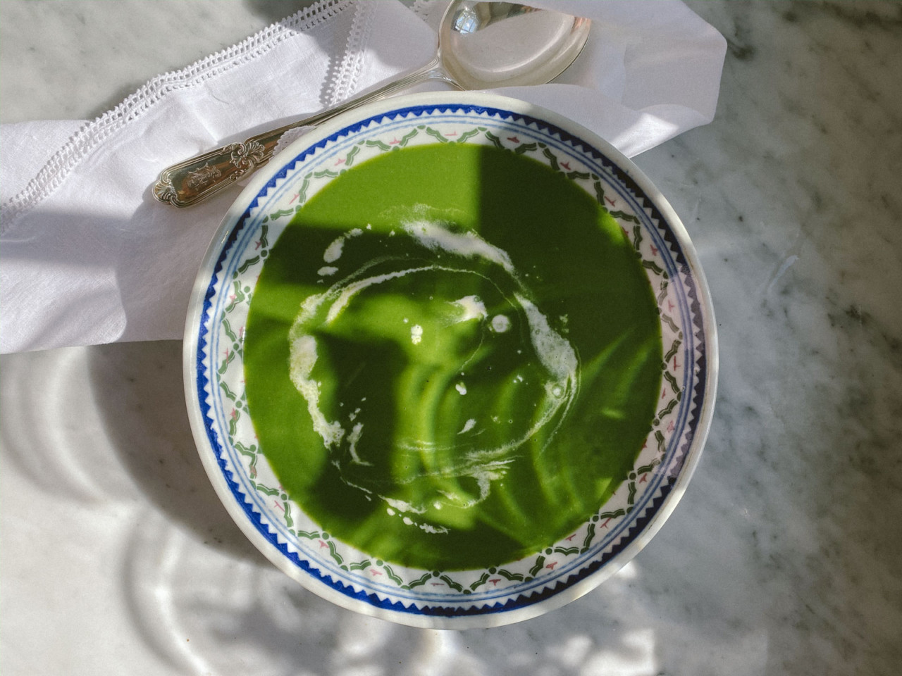 Brennnesselsuppe: tolle Farbe und grosse Wirkung. Foto: thelondoner.me