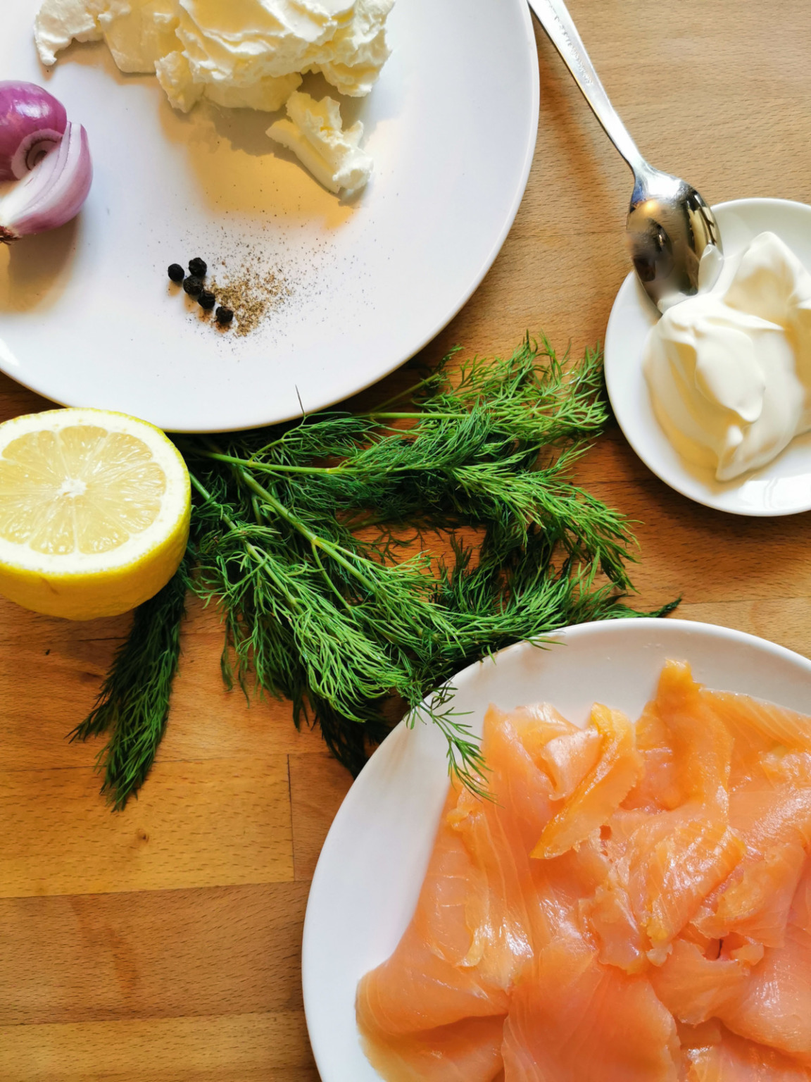 Apéroschmaus Teil 1: Lachsmousse mit Frischkäse - Lunchgate Insider